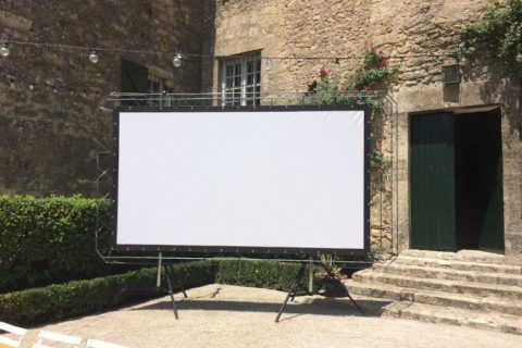 Location Ecran de projection vidéo 16:9e diagonale 4,50m sur cadre